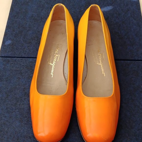 SALVATORE FERRAGAMO LEATHER FLATS BOUTIQUE EDITION SZ 7 - Picture 1 of 12